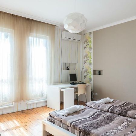 Lägenhet på 100 m² i Sofia centrum, med 2 sovrum och 2 badrum  Exteriör bild