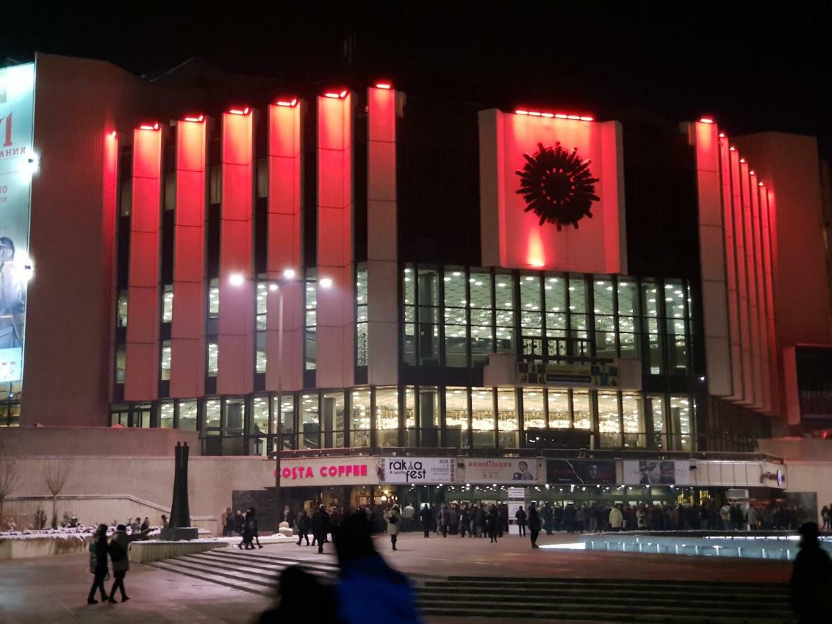 Lägenhet på 100 m² i Sofia centrum, med 2 sovrum och 2 badrum  Exteriör bild