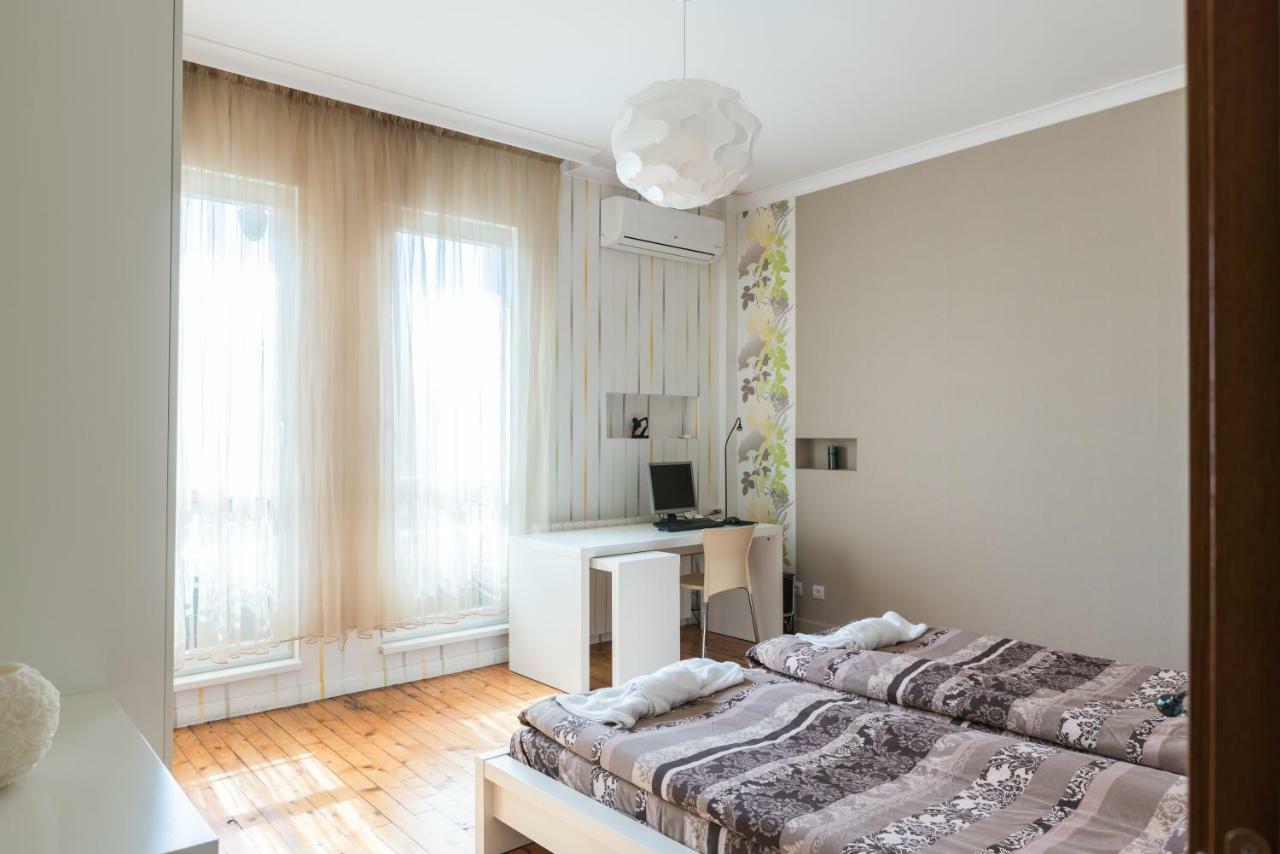 Lägenhet på 100 m² i Sofia centrum, med 2 sovrum och 2 badrum  Exteriör bild